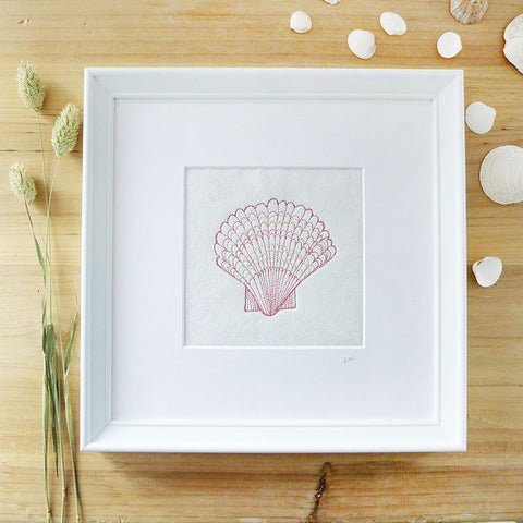 Embroidered Scallop Picture