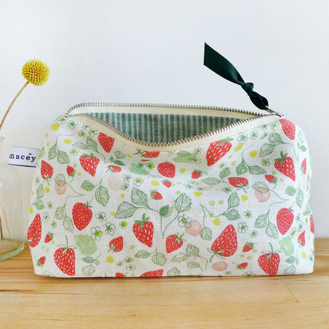 MID POUCH - Strawberries